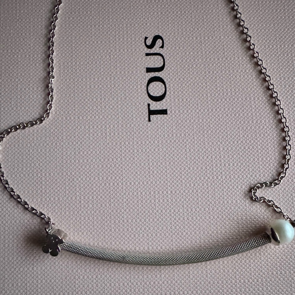 Authentic TOUS bear and pearl necklace..🐻